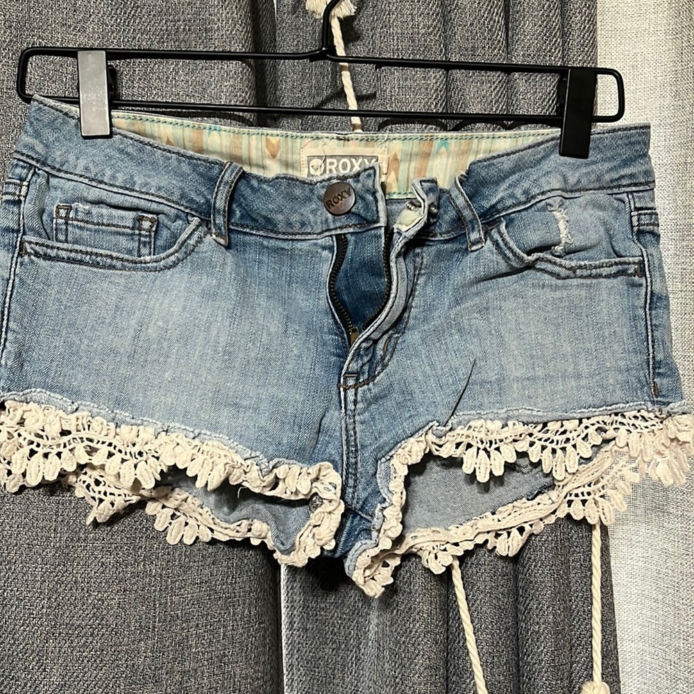 Roxy low rise jean shorts with crochet detail
